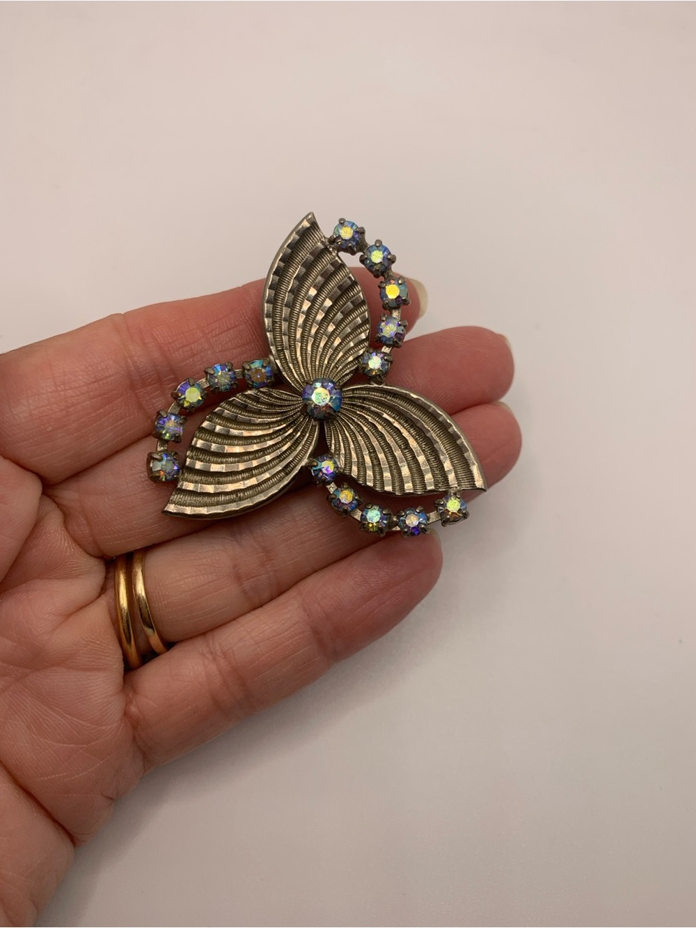 Aurora Borealis Crystal Vintage-Style Silver Tone Floral Brooch